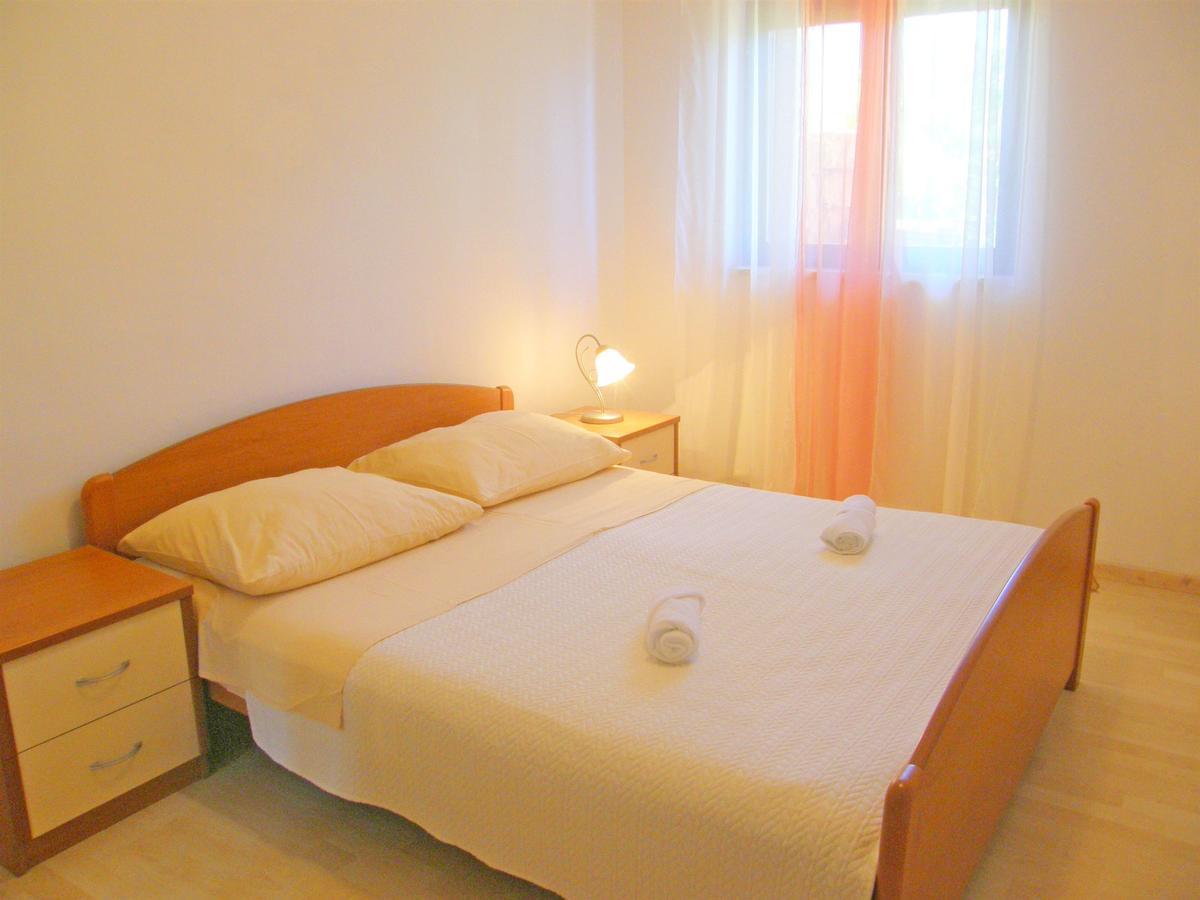 Apartments Rina プリモシュテン エクステリア 写真